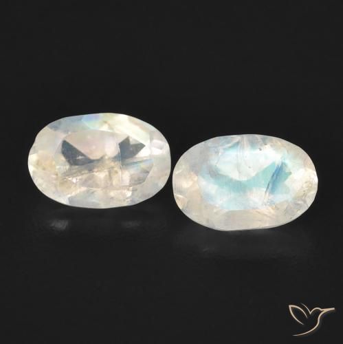 0.88ctw Natural Bluish White Rainbow Moonstone, Oval, Transparent