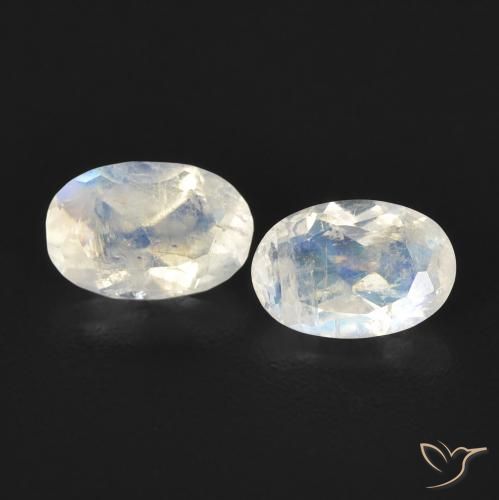 0.88ctw Natural Bluish White Rainbow Moonstone, Oval, Transparent