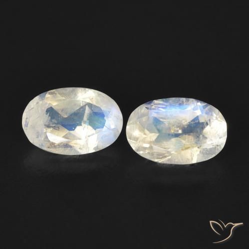 0.80ctw Natural Bluish White Rainbow Moonstone, Oval, Transparent