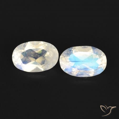 0.80ctw Natural Bluish White Rainbow Moonstone, Oval, Transparent