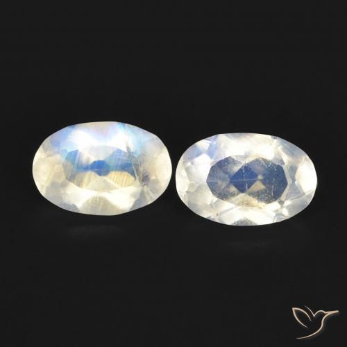 0.90ctw Natural Bluish White Rainbow Moonstone, Oval, Transparent