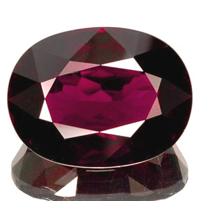 18.30 ct Red Rhodolite Garnet Gemstone, Rhodolite Garnet Gem in Oval Facet Shape for Sale.