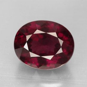 11.48 ct Red Rhodolite Garnet Gemstone, Rhodolite Garnet Gem in Oval Facet Shape for Sale.