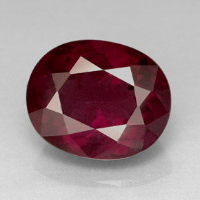 7.84 ct Red Rhodolite Garnet Gemstone, Rhodolite Garnet Gem in Oval Facet Shape for Sale.