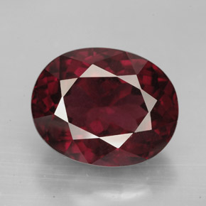 13.17 ct Red Rhodolite Garnet Gemstone, Rhodolite Garnet Gem in Oval Facet Shape for Sale.
