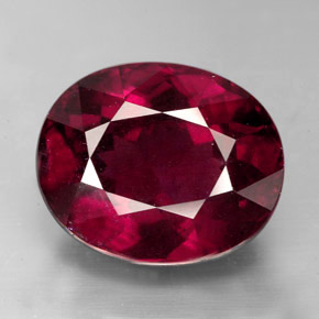 10.73 ct Red Rhodolite Garnet Gemstone, Rhodolite Garnet Gem in Oval Facet Shape for Sale.