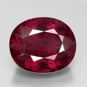 10.37 ct Red Rhodolite Garnet Gemstone, Rhodolite Garnet Gem in Oval Facet Shape for Sale.