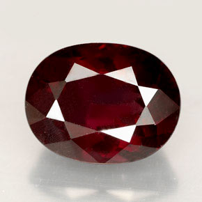 6.97 ct Red Rhodolite Garnet Gemstone, Rhodolite Garnet Gem in Oval Facet Shape for Sale.