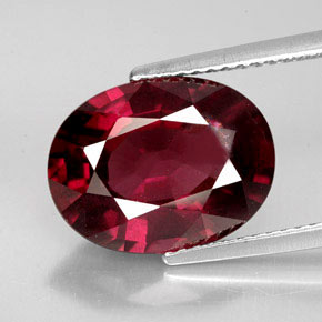 7.08 ct Red Rhodolite Garnet Gemstone, Rhodolite Garnet Gem in Oval Facet Shape for Sale.