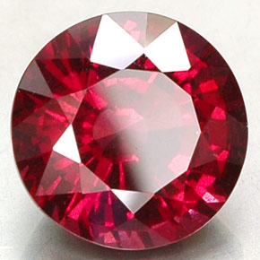 7.93 ct Red Rhodolite Garnet Stone, Natural Rhodolite Garnet in Round Facet Shape for Sale