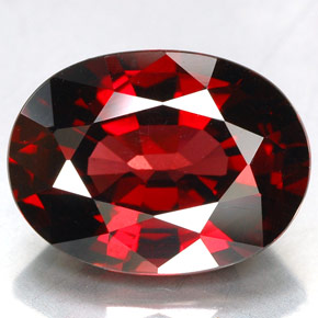 5.71 ct Red Rhodolite Garnet Gemstone, Rhodolite Garnet Gem in Oval Facet Shape for Sale.