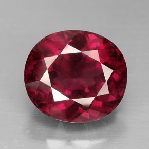 7.06 ct Red Rhodolite Garnet Gemstone, Rhodolite Garnet Gem in Oval Facet Shape for Sale.