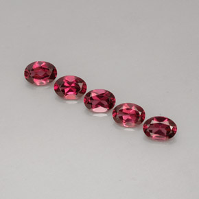 4.52 ct Red Rhodolite Garnet Gemstone, Rhodolite Garnet Gem in Oval Facet Shape for Sale.