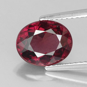 2.96 ct Red Rhodolite Garnet Gemstone, Rhodolite Garnet Gem in Oval Facet Shape for Sale.