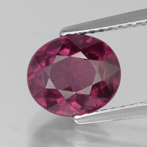2.60 ct Red Rhodolite Garnet Gemstone, Rhodolite Garnet Gem in Oval Facet Shape for Sale.