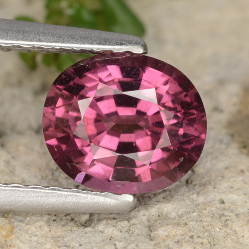 Púrpura baya rosado Granate Rodolita Gema - 1.4ct Forma ovalada (ID: 365495)