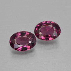 2.86 ct Red Rhodolite Garnet Gemstone, Rhodolite Garnet Gem in Oval Facet Shape for Sale.