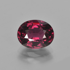 2.89 ct Red Rhodolite Garnet Gemstone, Rhodolite Garnet Gem in Oval Facet Shape for Sale.
