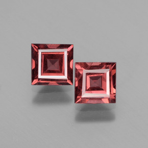 Scarlet Red Rhodolite Garnet Gem - 0.8ct Square Facet (ID: 431290)