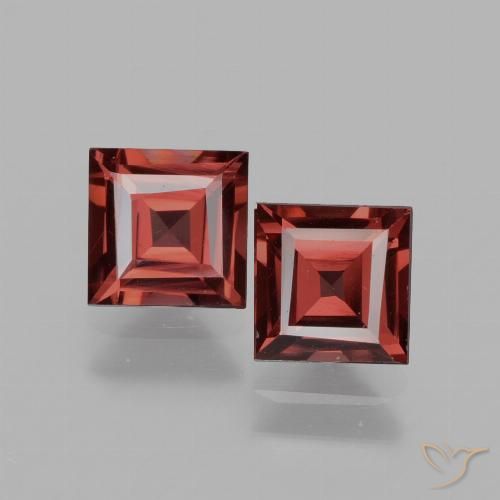 Granato rodolite a taglio quadrato da 1,62 ct, 4,9 x 4,9 mm dal Mozambico, Photo A