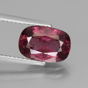2.92 ct Pink Rhodolite Garnet Gemstone, Rhodolite Garnet Gem in Cushion-Cut Shape for Sale.