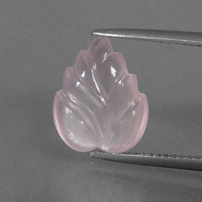 3.62 ct Pink Rose Quartz Gemstone, Rose Quartz Gem in Flower-Cut Shape for Sale.