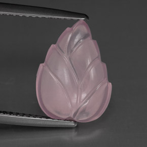 3.74 ct Pink Rose Quartz Gemstone, Rose Quartz Gem in Flower-Cut Shape for Sale.