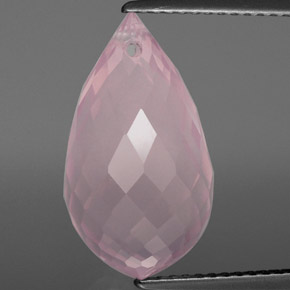 rose-rosa Rosenquarz Edelstein - 9.3ct Briolette mit Loch (ID: 365688)