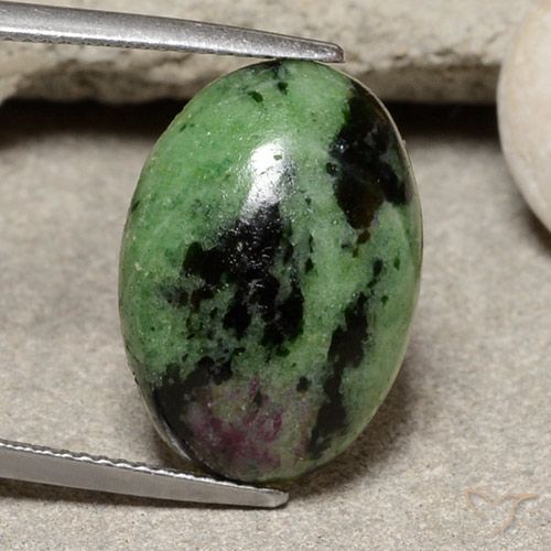 Rubis-zoisite ovale de 15,46 ct, 19,1 x 13,5 mm de Tanzanie, Photo A