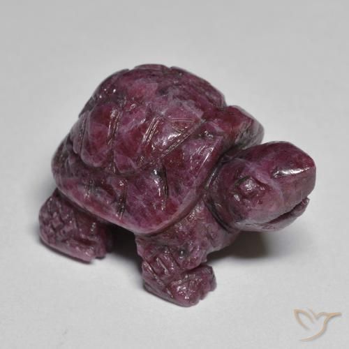 Rubis-Zoisite Violet carved turtle 21,7x15,4 mm de Tanzanie, poids de 34,06 ct, pierre gemme naturelle Non traité de pureté Opaque , 1 pièce Rubis-Zoisite, couleur : Pourpre moyen-foncé, dureté de Mohs de 6.5 à 7 convient aux bijoux de tous les jours, pierre de sagesse, Photo A