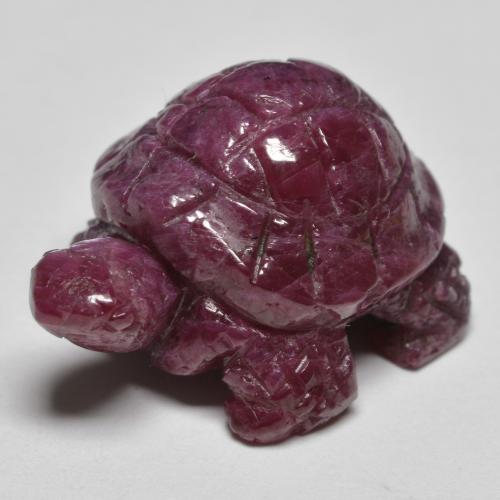 rötlich-lila Rubin-Zoisit Edelstein - 33.8ct Geschnitzte Schildkröte (ID: 587773)