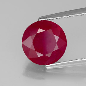 3.37 ct Red Ruby Stone, Natural Ruby in Round Facet Shape for Sale