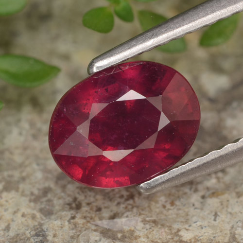 2ct Oval Facet Red Ruby Gem for sale 2ct Oval Facet Red Ruby Gem (ID: 465313)