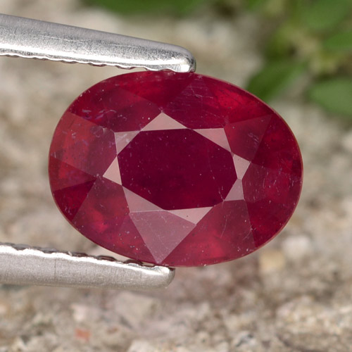Rojo medio Rubí Gema - 1.8ct Forma ovalada (ID: 465476)