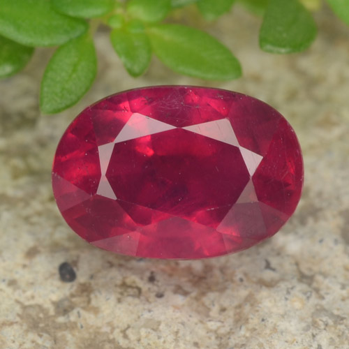Deep Reddish Pink Ruby Gem - 1.4ct Oval Facet (ID: 466373)