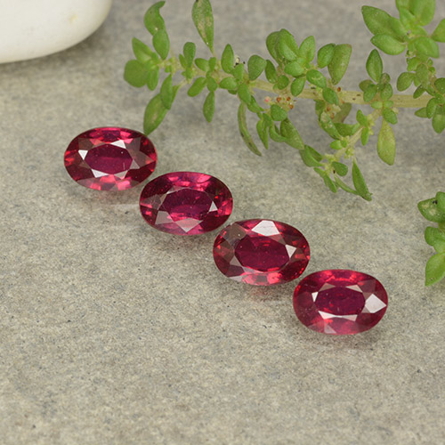 Currant Red Ruby Gem - 0.7ct Oval Facet (ID: 481716)