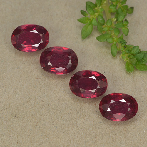Rouge foncé Rubis gemme - 1.2ct Ovale facette (ID: 494513)