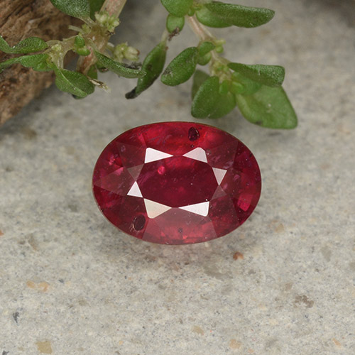 Medium Red Rubino Gem - 1.4ct Ovale sfaccettato (ID: 495373)