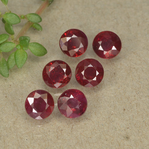 Blood Red Ruby Gem - 0.3ct Round Facet (ID: 495587)