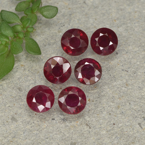 Deep Red Ruby Gem - 0.2ct Round Facet (ID: 496171)