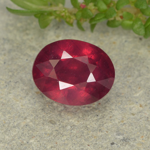 Medium Red Ruby Gem - 2.1ct Oval Facet (ID: 496368)