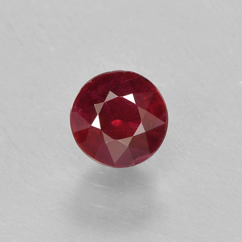 Rojo oscuro Rubí Gema - 0.6ct Faceta Redonda (ID: 496733)