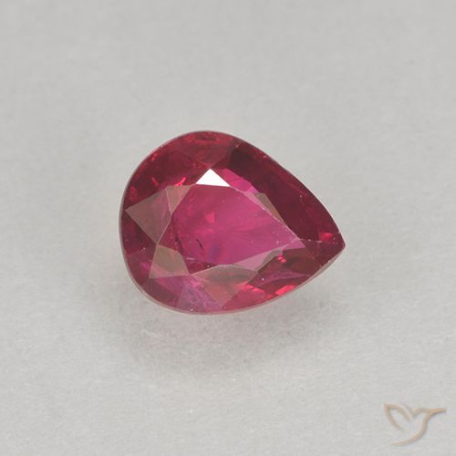 0,34 ct Rubin im Birnenschliff, 4,8 x 3,9 mm aus Myanmar, Photo A