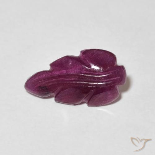 Rubino viola taglio fantasia da 1,35 ct dal Madagascar, dimensione 11,6x6,4 mm, pietra preziosa naturale Riscaldato , purezza Opaque, Rubino Foglia intagliata da 1 pz, durezza Mohs di 9 adatto per gioielli da indossare ogni giorno, Sblocca Chakra della Radice, Photo A