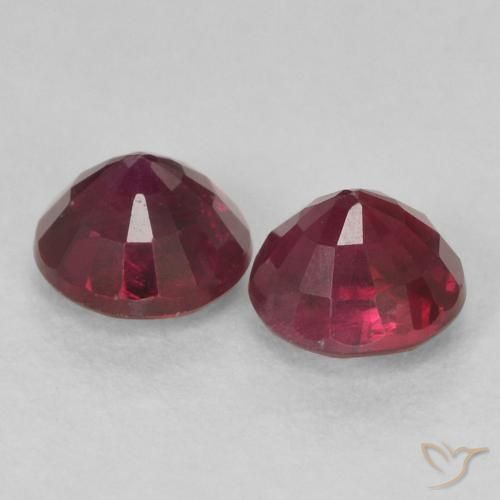 Ruby Gemstones in 4 mm (calibrated) Size for Sale, Ruby Stones in Dark Red Color