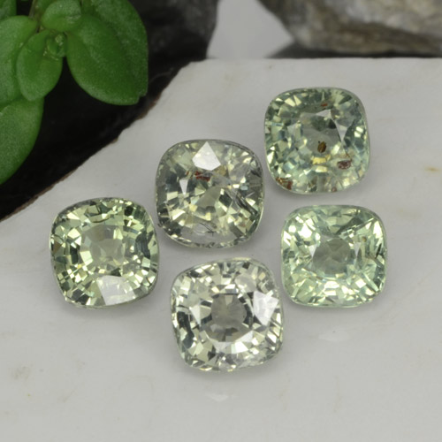 Verde chiaro Zaffiro Gem - 0.5ct Taglio a cuscino (ID: 258805)