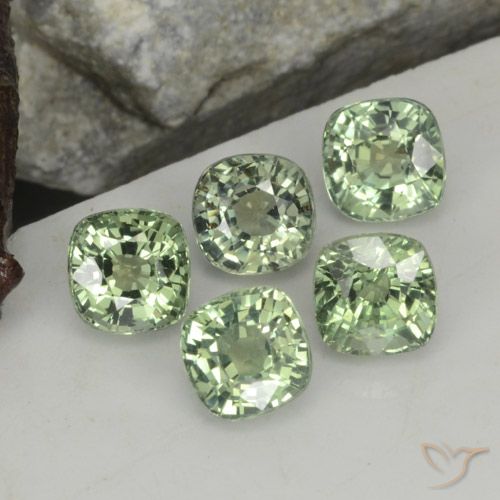 Verde chiaro Zaffiro Gem - 0.6ct Taglio a cuscino (ID: 258806)