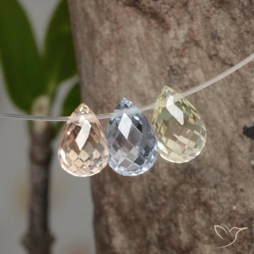 Lotto di 3 pezzi Zaffiro Multicolore taglio briolette dalla Tanzania - Dimensioni 5,9mm, peso 2,07 ct totali / media. 0,69 ct ciascuno, durezza Mohs 9 adatto per gioielli da indossare ogni giorno, Simboleggia abbondanza e prosperità, Photo A