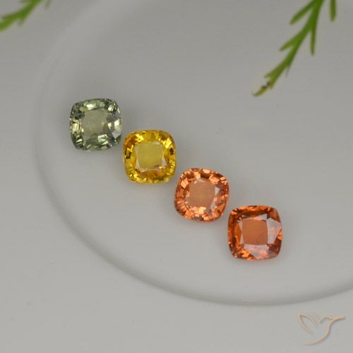 Lot de 4pc Saphirs Multicolore cushion-cut de Tanzanie - Poids total 2,28 ct / moyenne 0,57 ct chaque, taille 4,5 x 4,4mm, couleur : Multicolore, dureté de Mohs 9 convient aux bijoux de tous les jours, pierre de sagesse, Pierre de Sagesse, Photo A