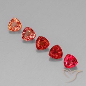 5 Stück 4,1 x 4,1mm trillionenschliff Saphir / Set - 1,74 ct Gesamtgewicht / Durchschn. je 0,35 ct, Farbe: Mehrfarbig, Mohs-Härte 9 Geeignet für den täglichen Gebrauch im Schmuck, September Geburtsstein, Photo A